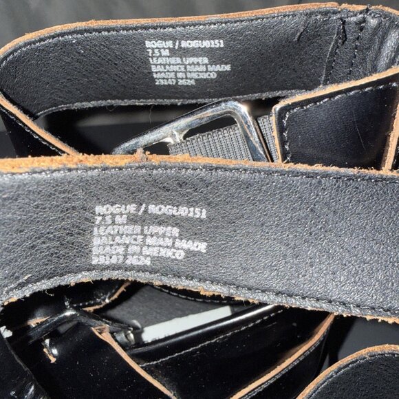 Steve Madden Rogue Black Ankle Bootie Women's 7.5 Platform Biker Buckle Up - Picture 2 of 16